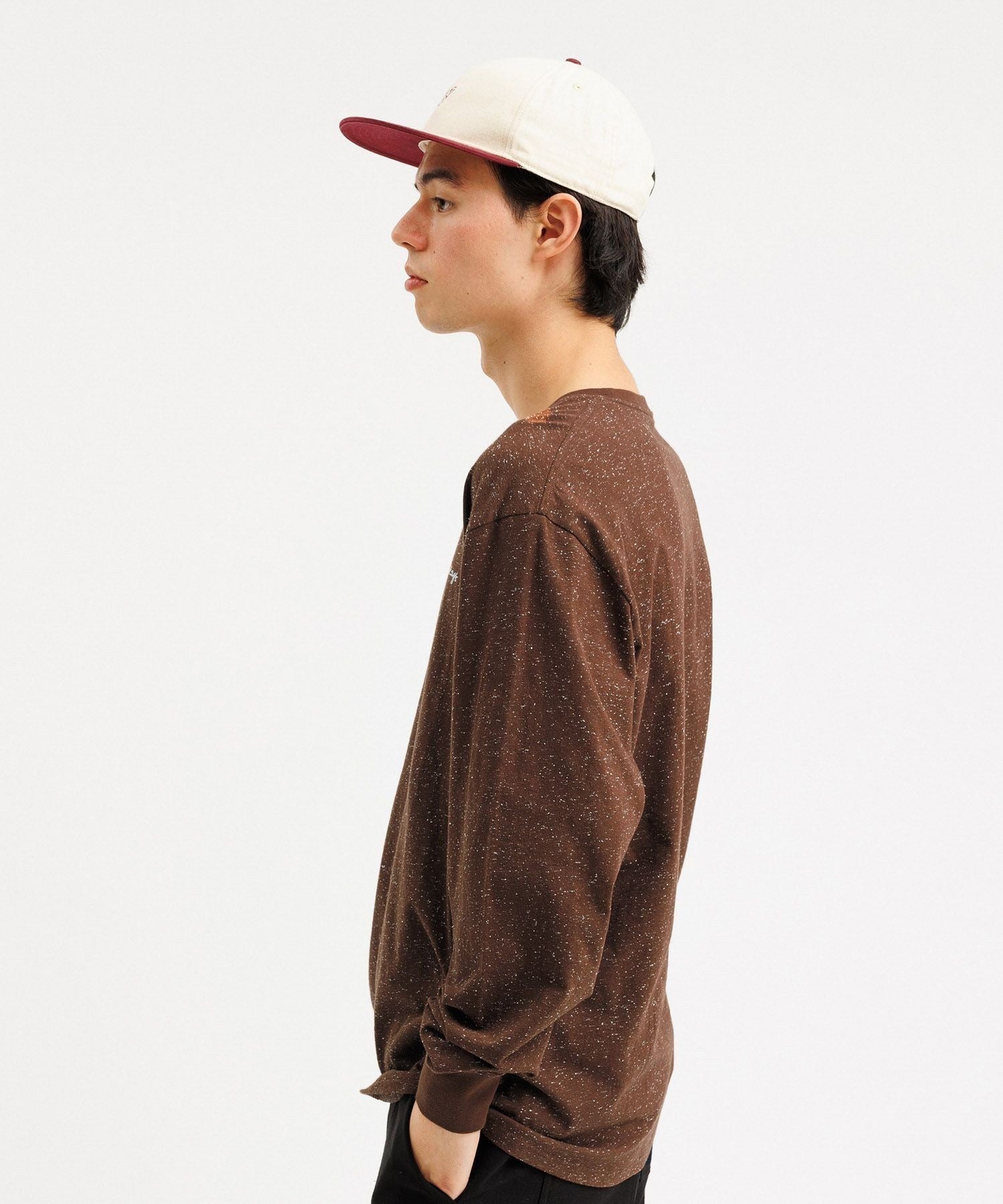 SPECKLED CHAIN SCRIPT EMB LS TEE