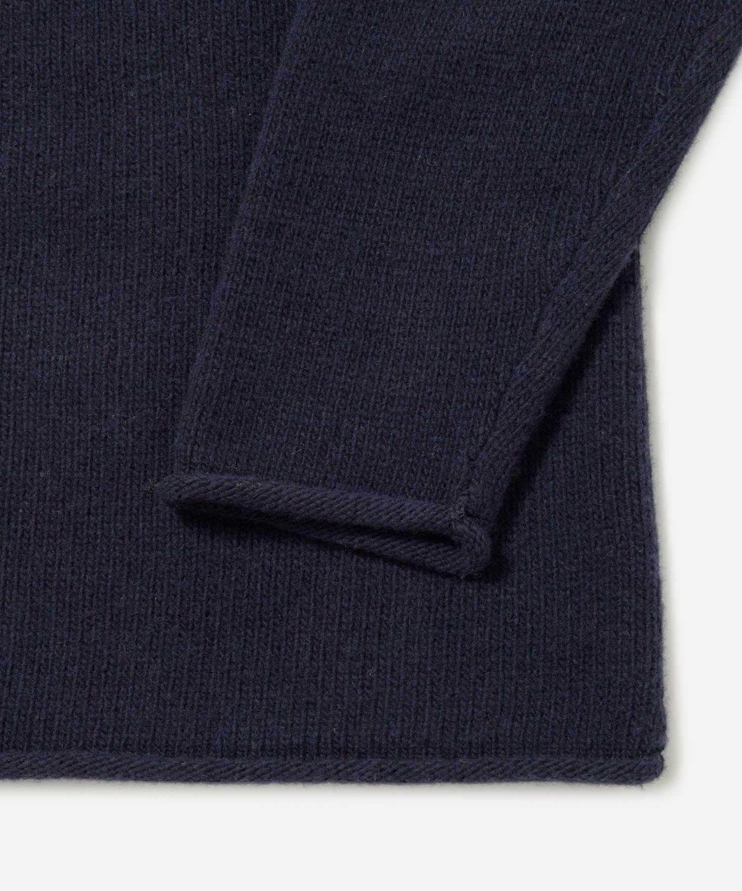 ROLL NECK KNIT