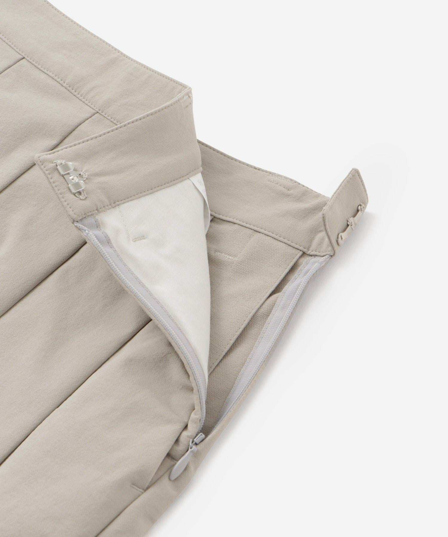 W/Taslan Nylon Pleated Skirt