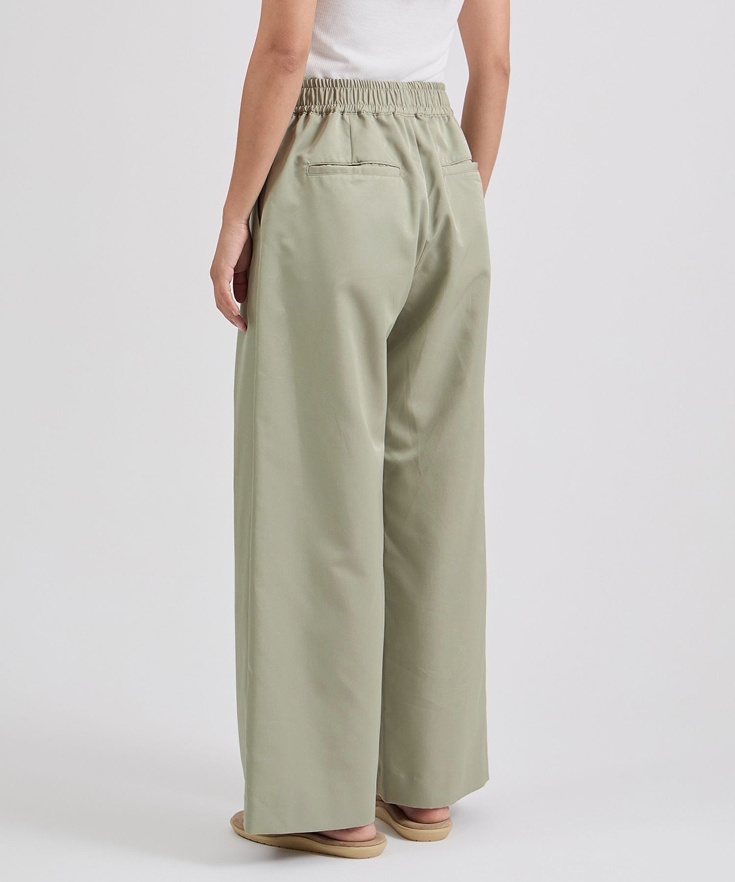 Palmetto Tuck Wide Pants