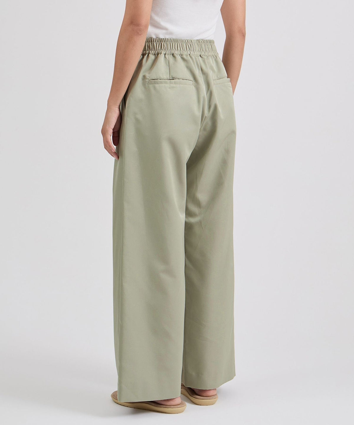 Palmetto Tuck Wide Pants