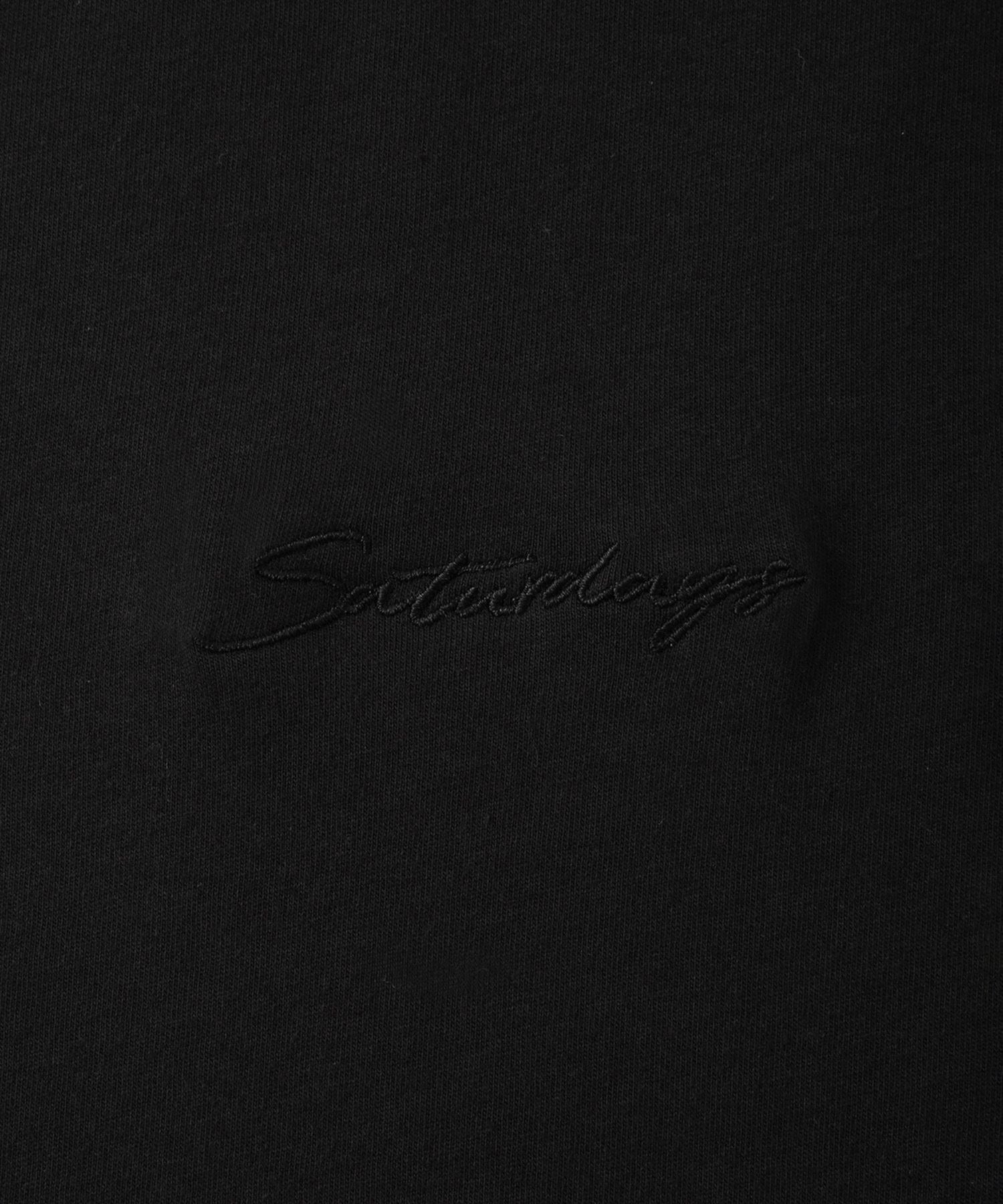 Script Emb LS Tee