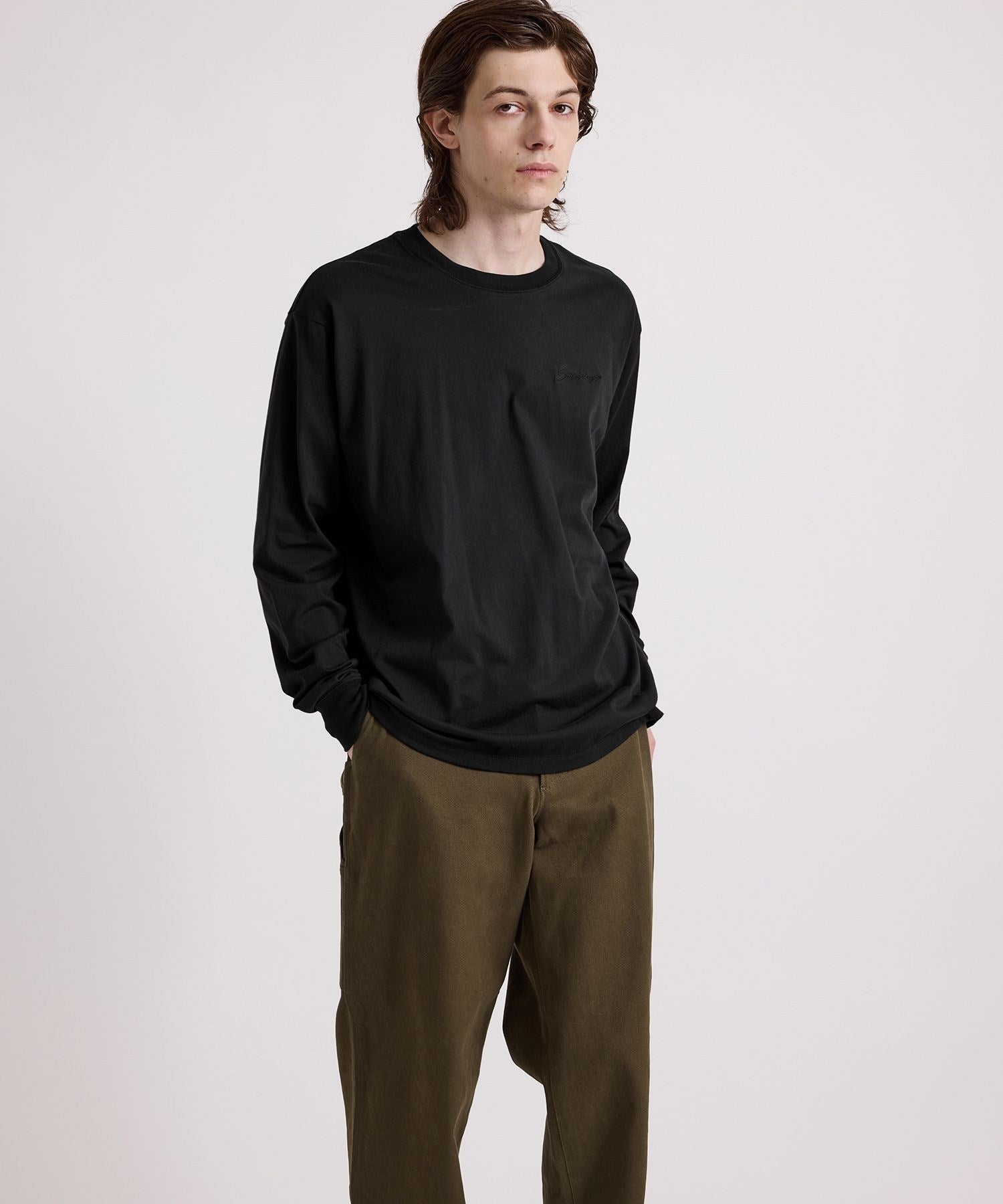 Script Emb LS Tee