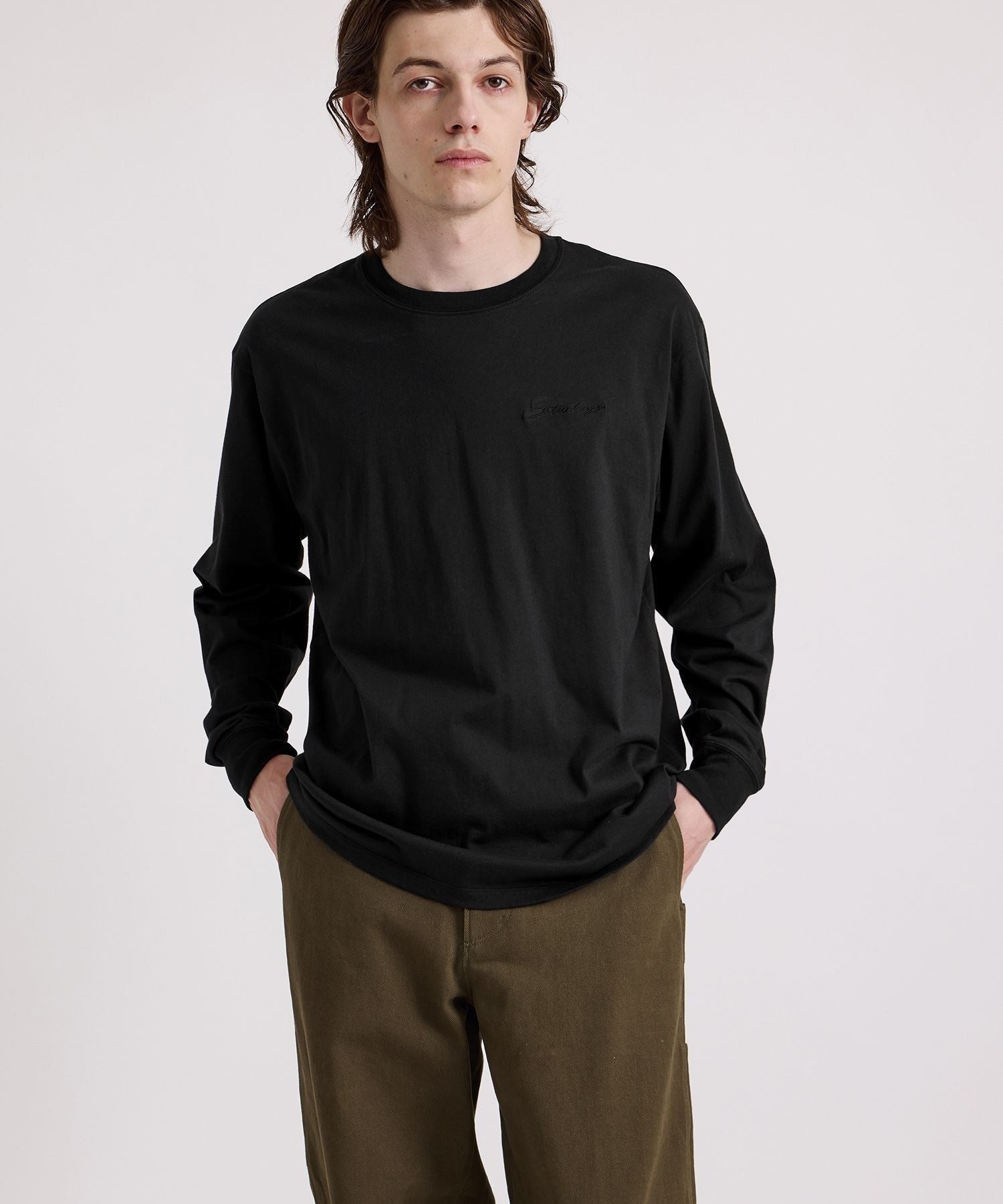 Script Emb LS Tee
