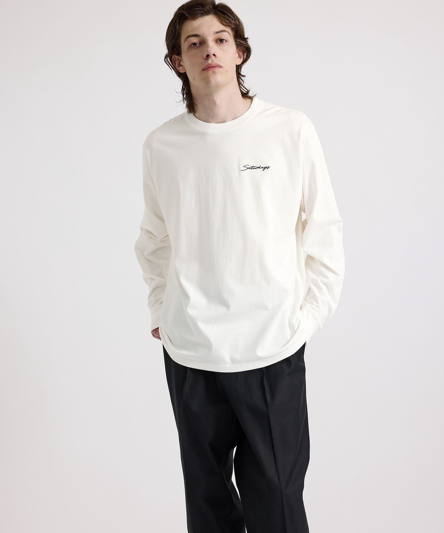 Script Emb LS Tee