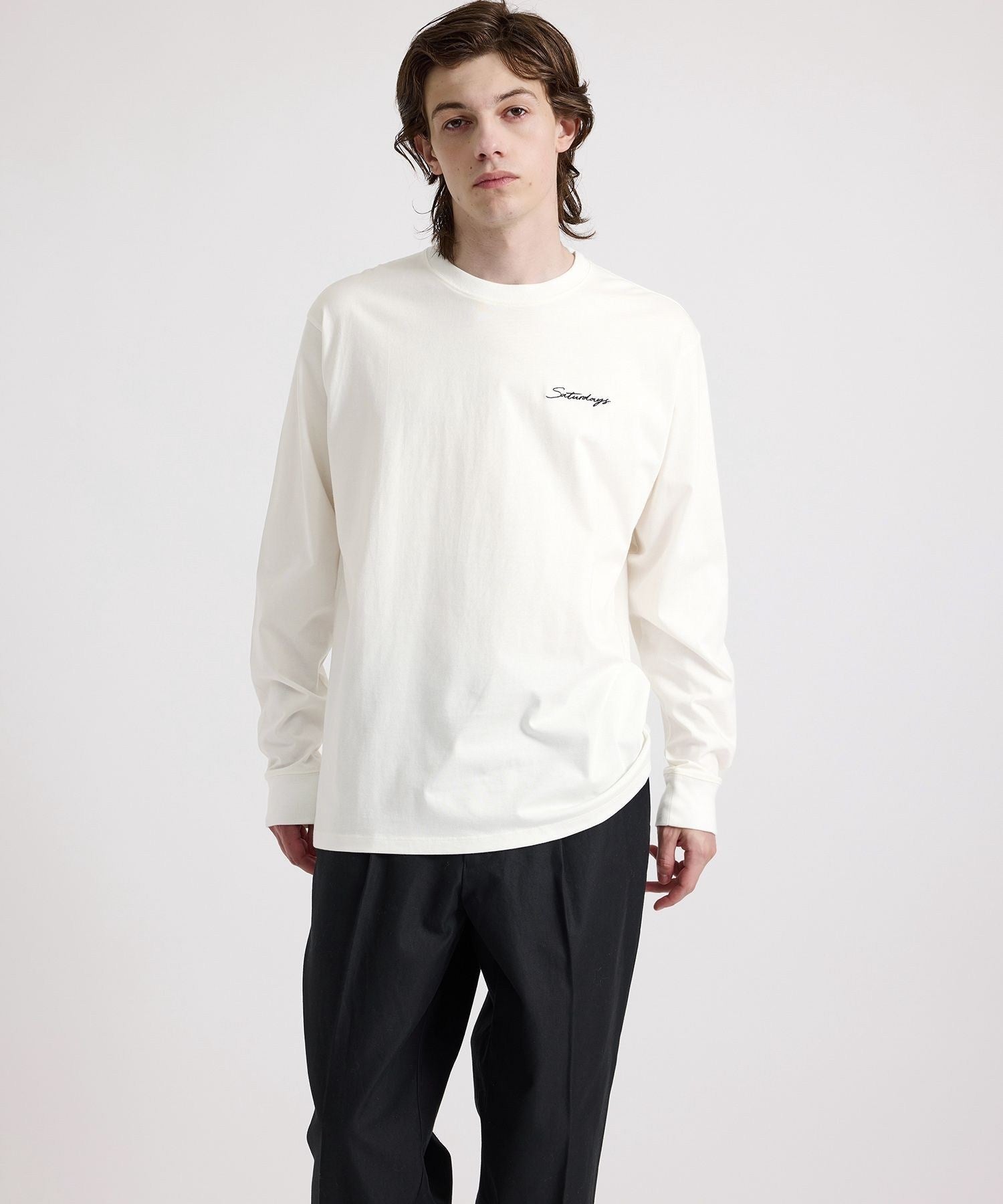 Script Emb LS Tee