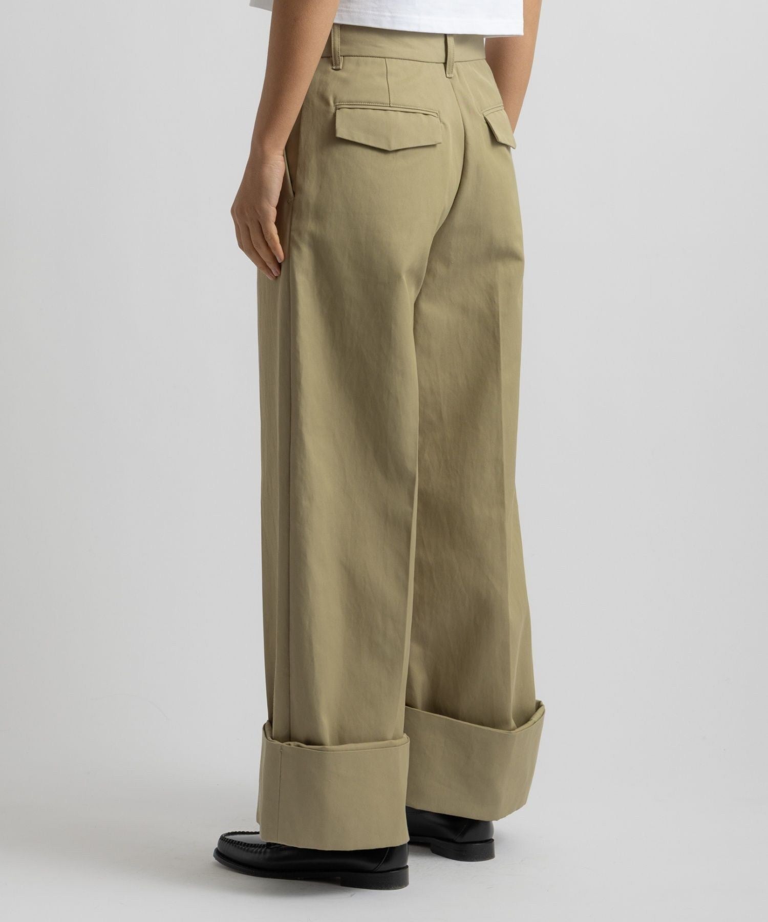 Kim Pleated Pants | WOMEN