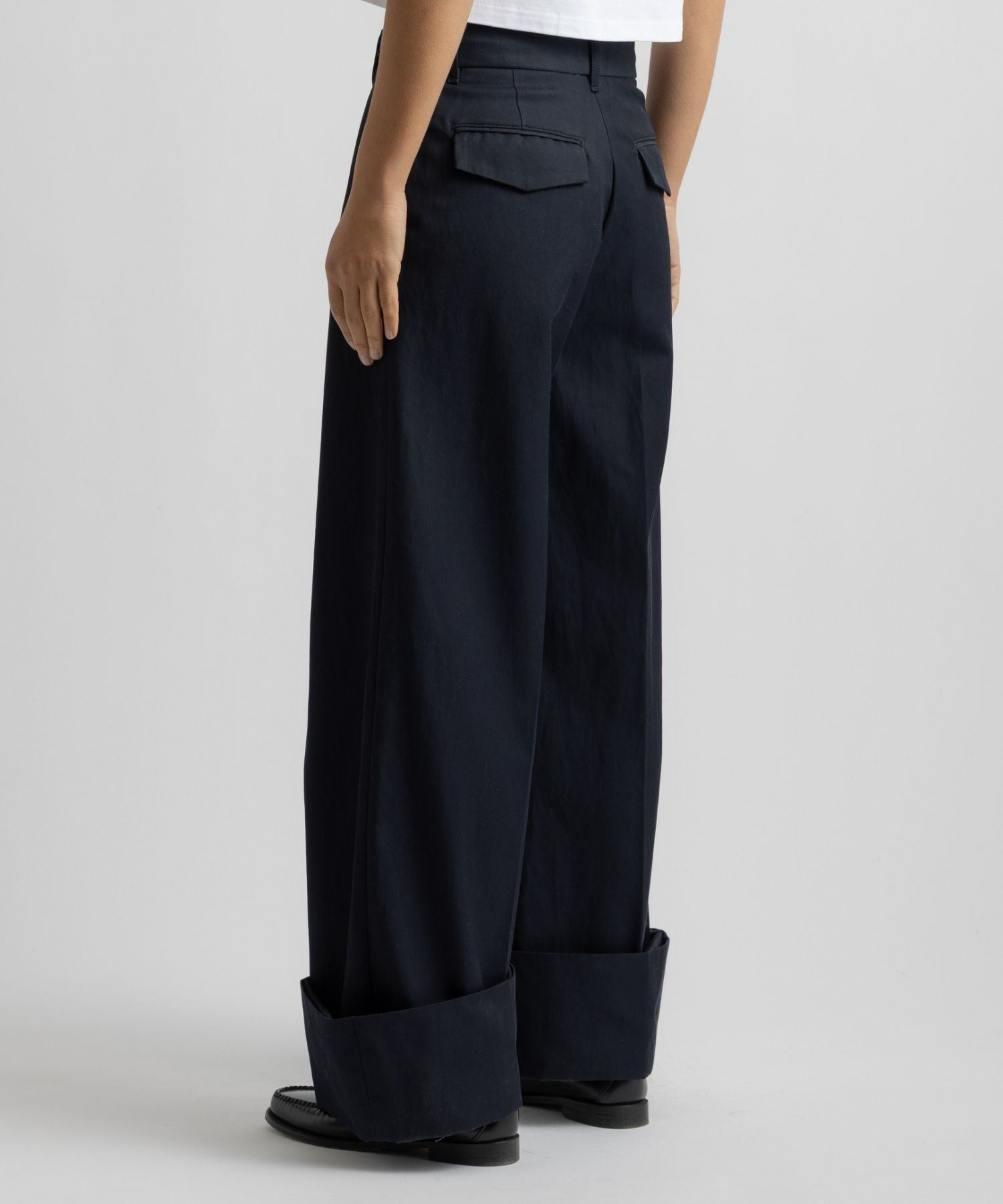 Kim Pleated Pants | WOMEN