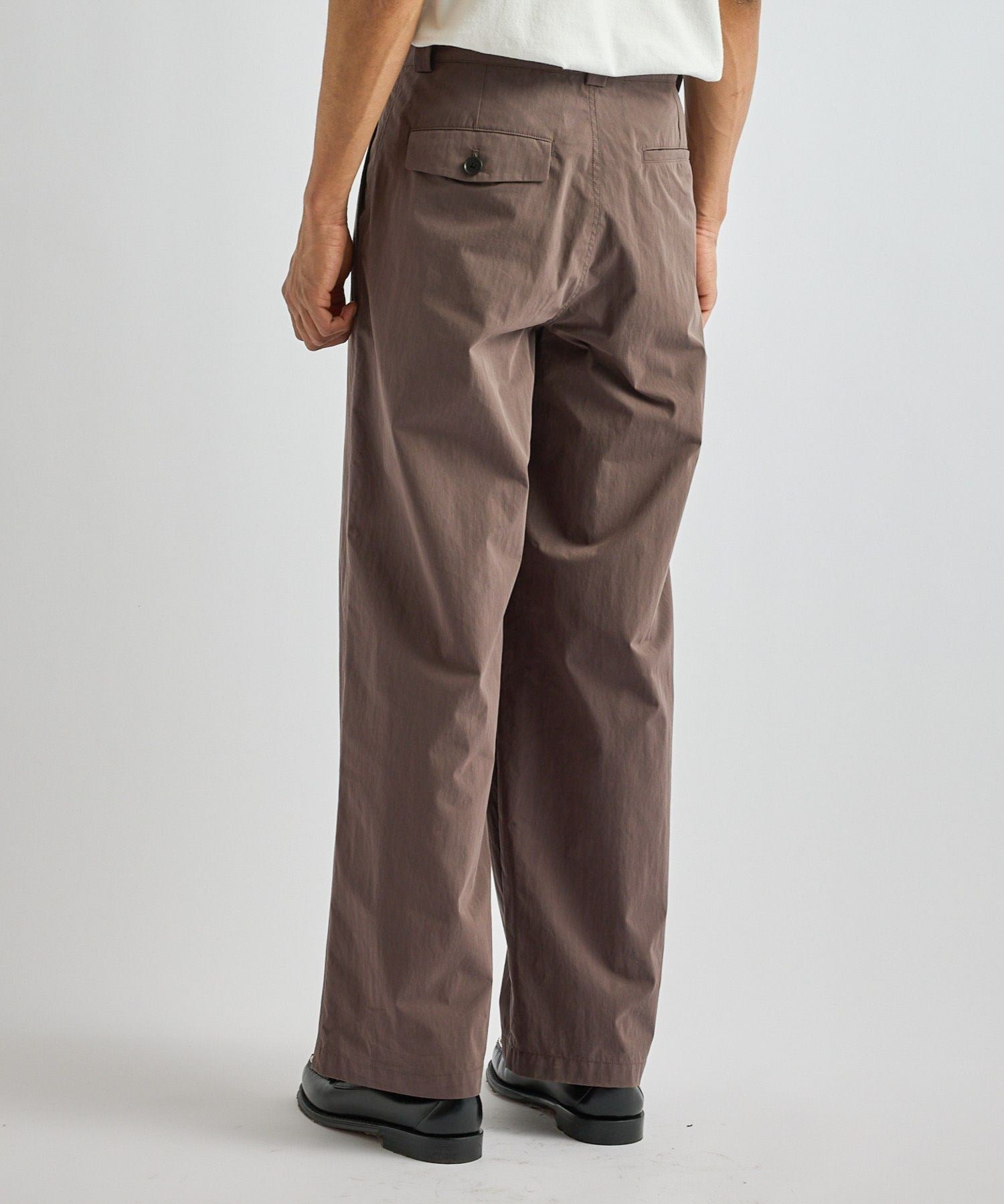 George Wide Two Tuck Pant