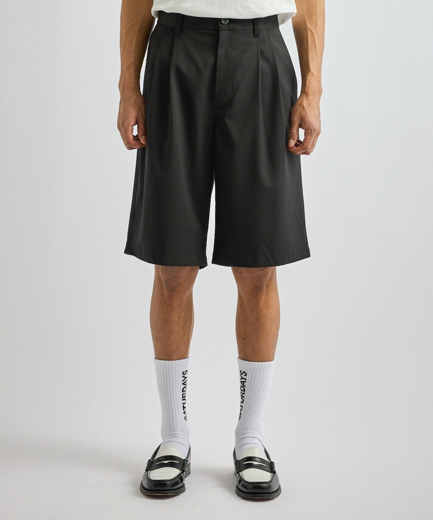 Feliz Two Tuck Walk Short