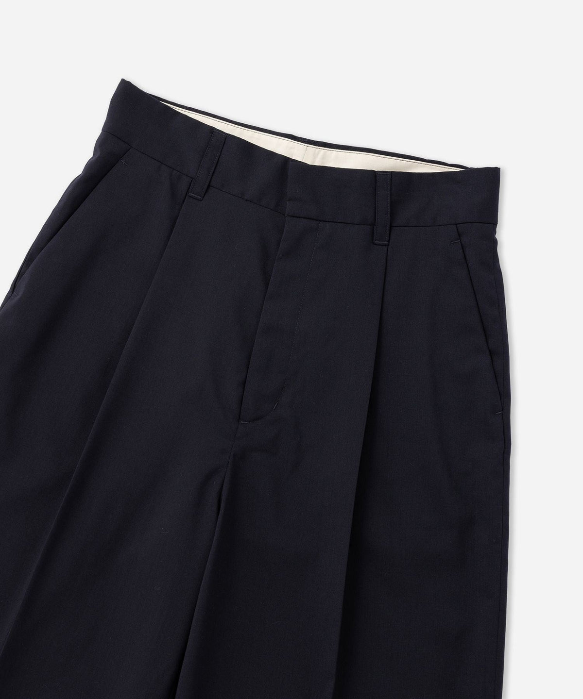 Kim Pleated Shorts | WOMEN