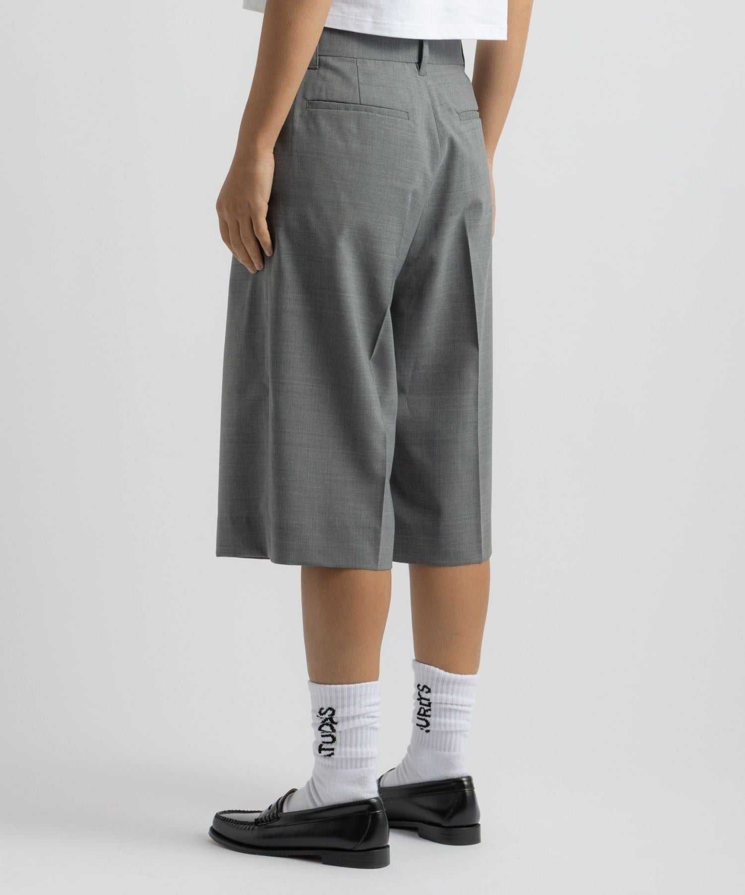 Kim Pleated Shorts | WOMEN