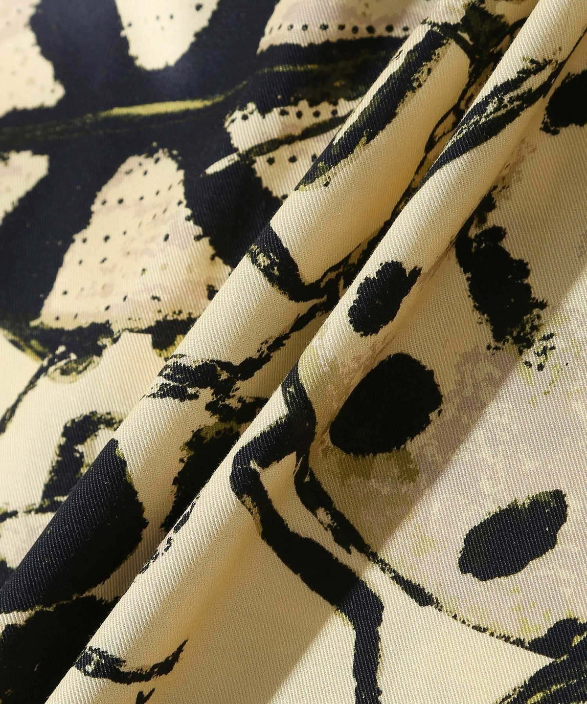 Crys Beetle Print LS Shirt