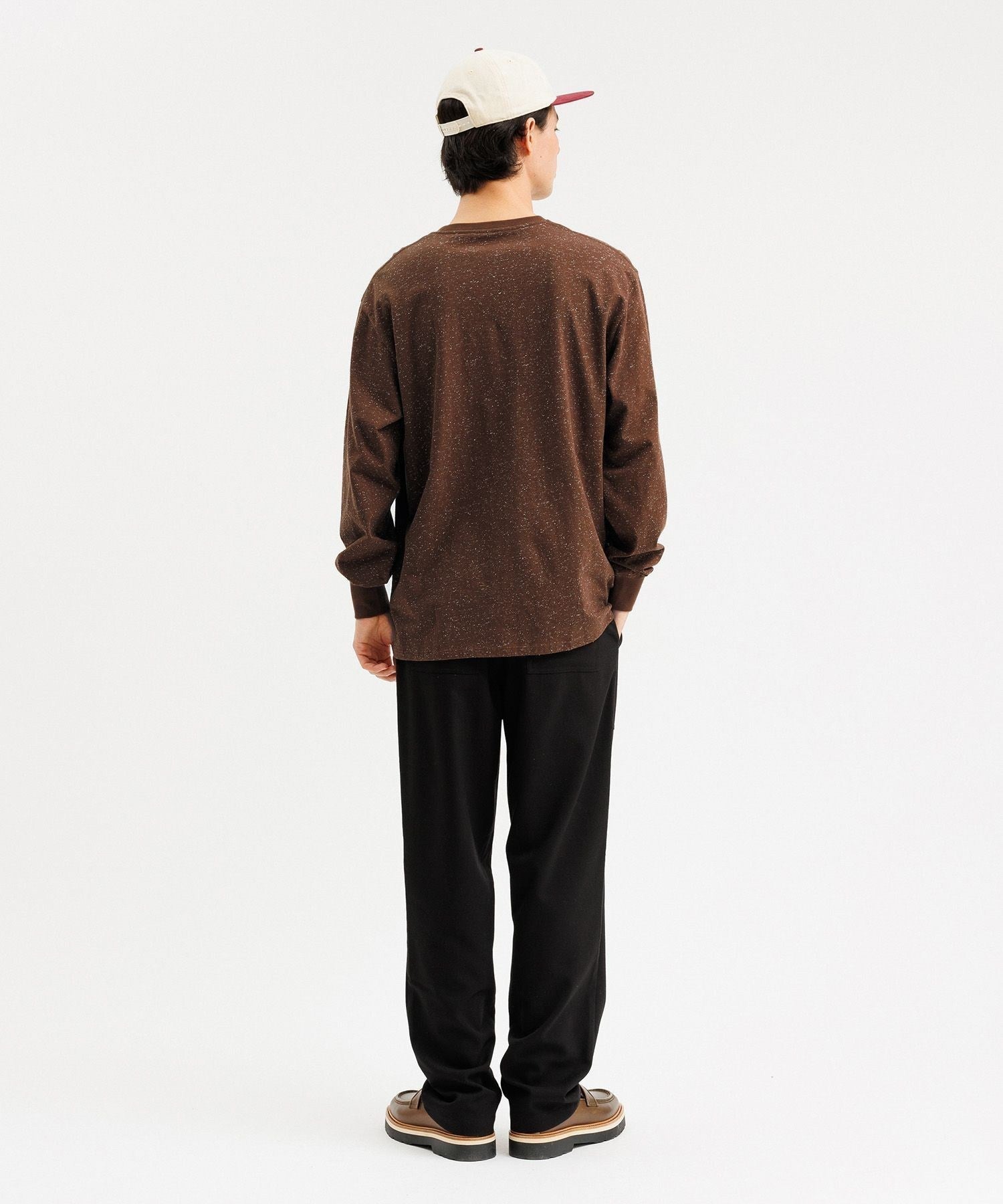 SPECKLED CHAIN SCRIPT EMB LS TEE