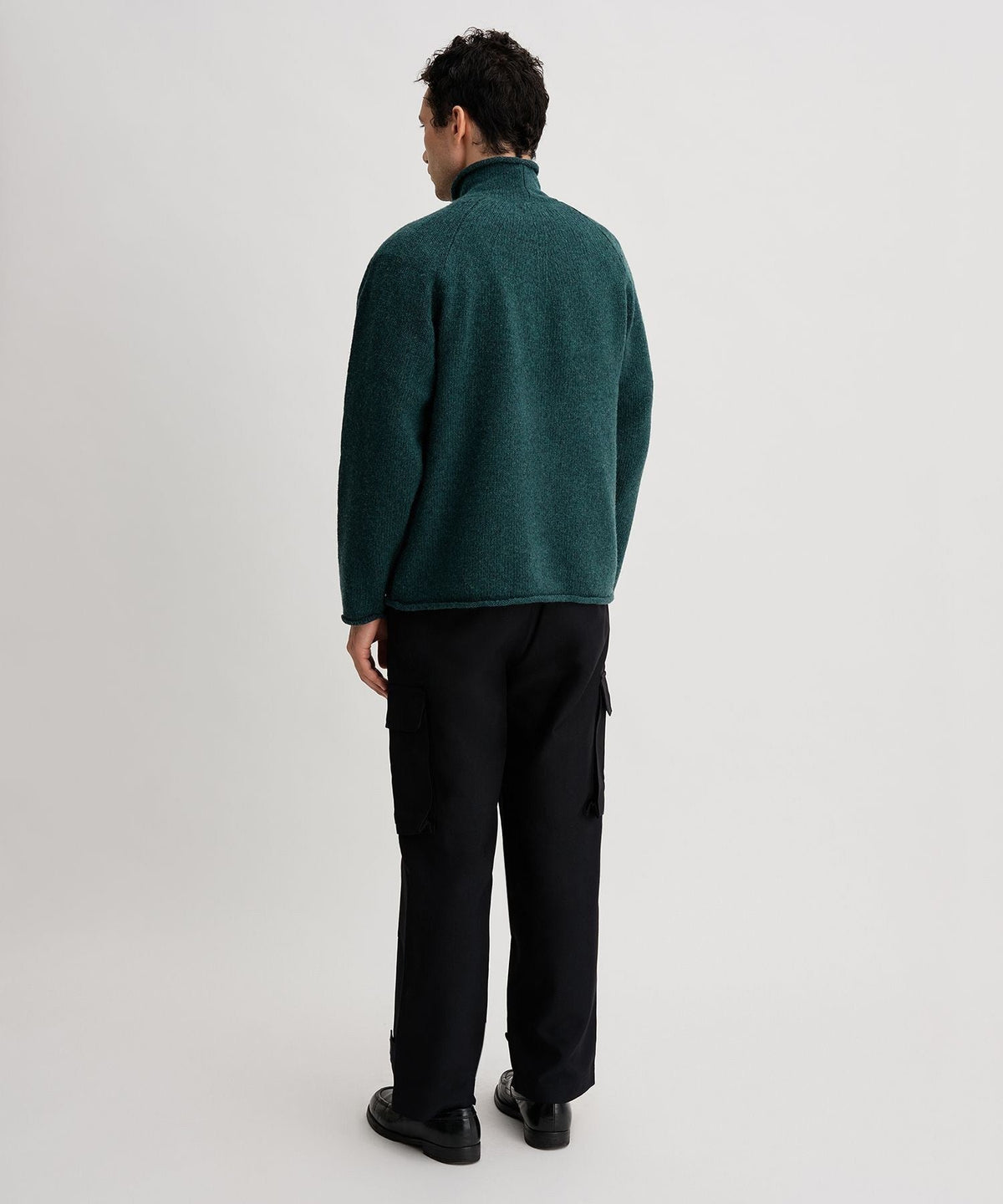 ROLL NECK KNIT