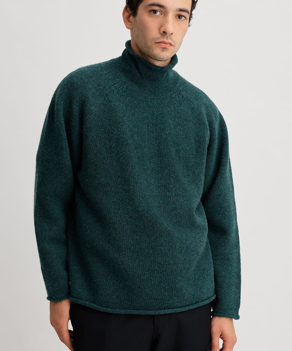 ROLL NECK KNIT