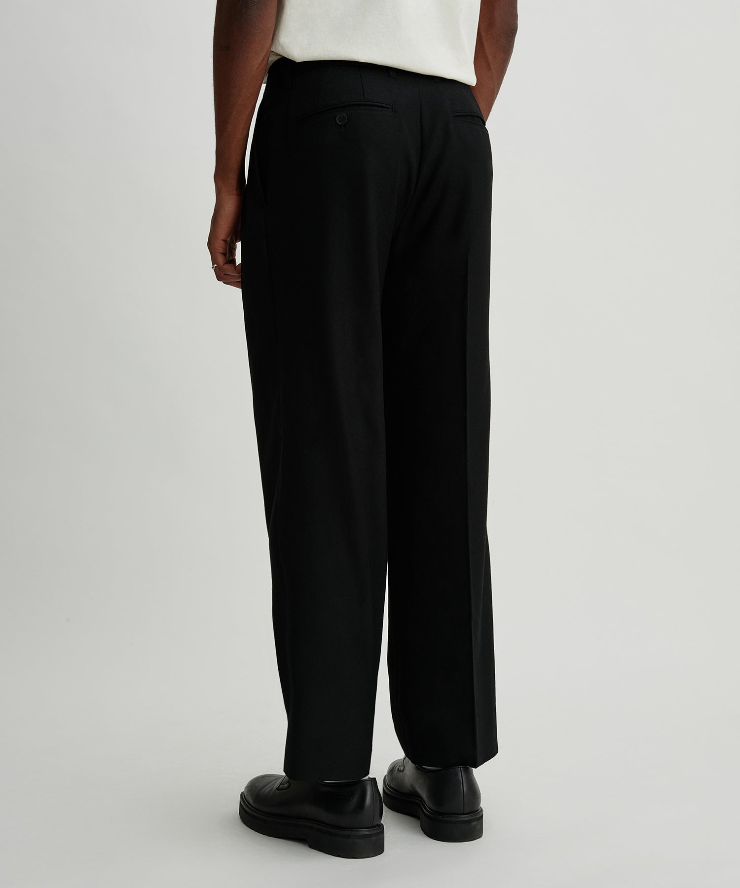 1TUCK TAPERED PANTS