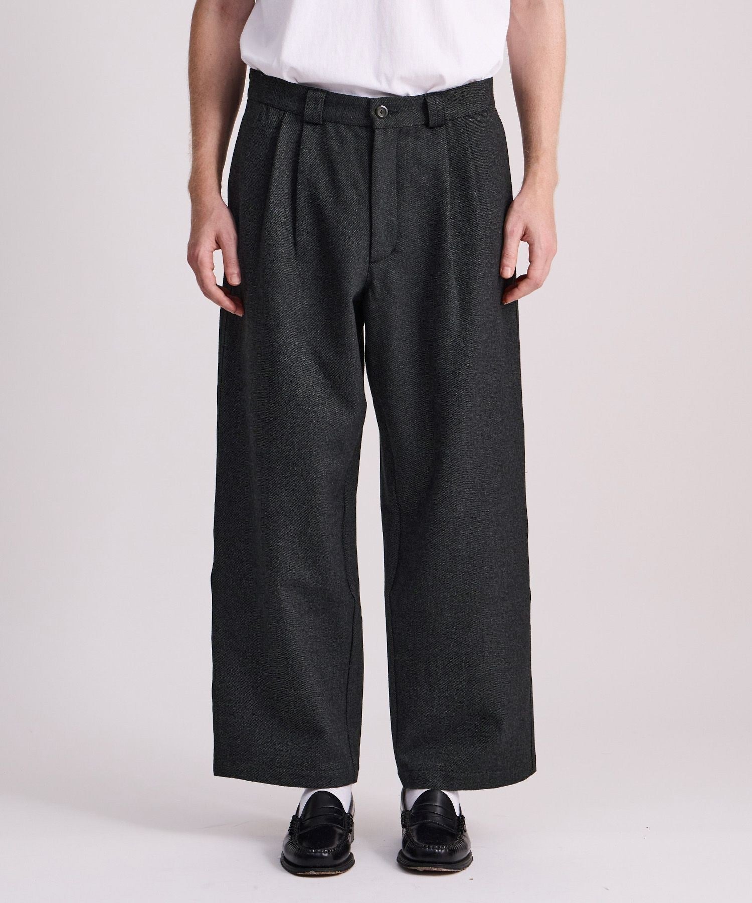 George Wool Wide Two Tuck Pant