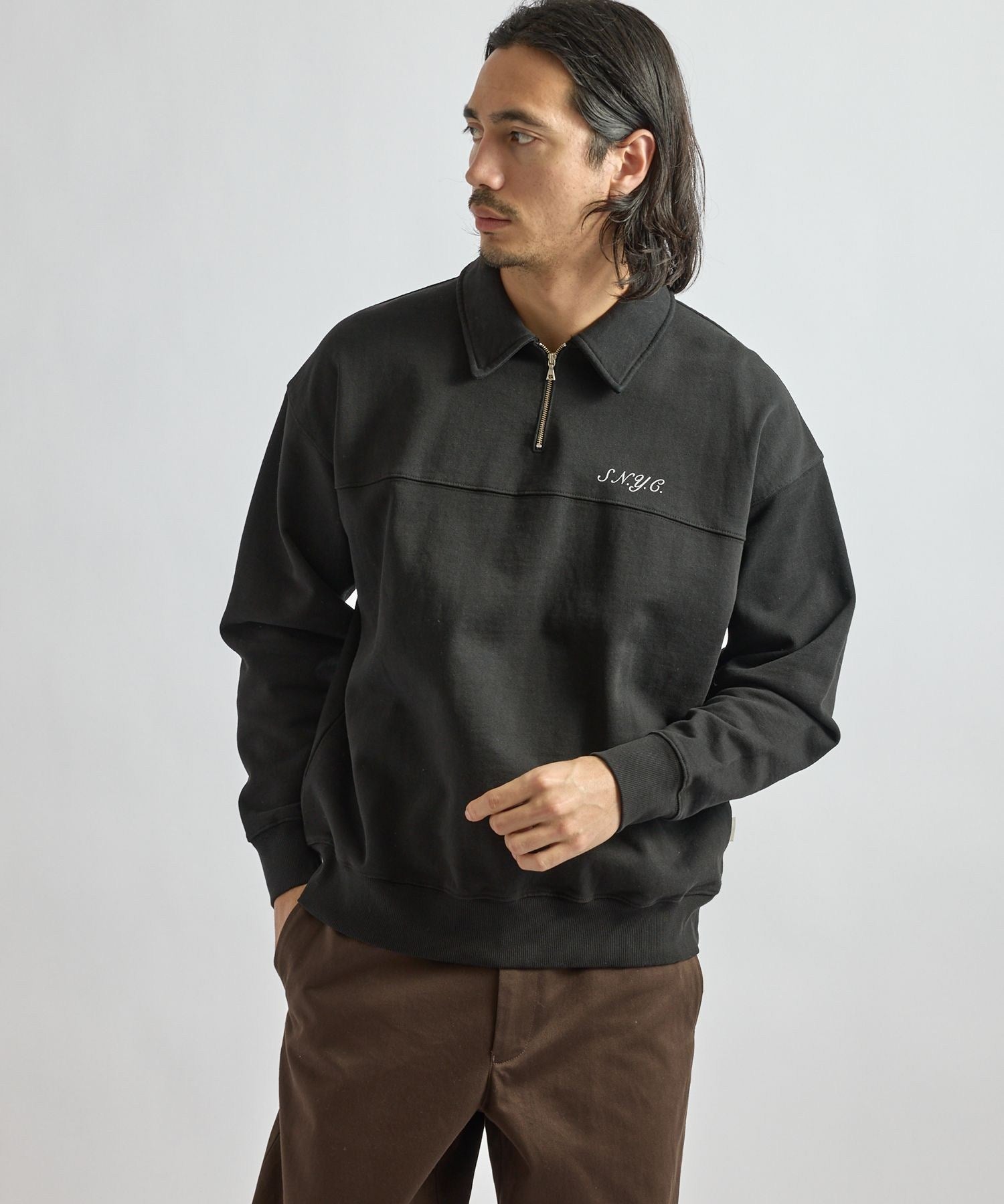 【ブラック（01）】Mott Relaxed Quarter Zip Sweatshirt Mott Relaxed Quarter Zip Sweatshirt | Saturdays NYC Japan