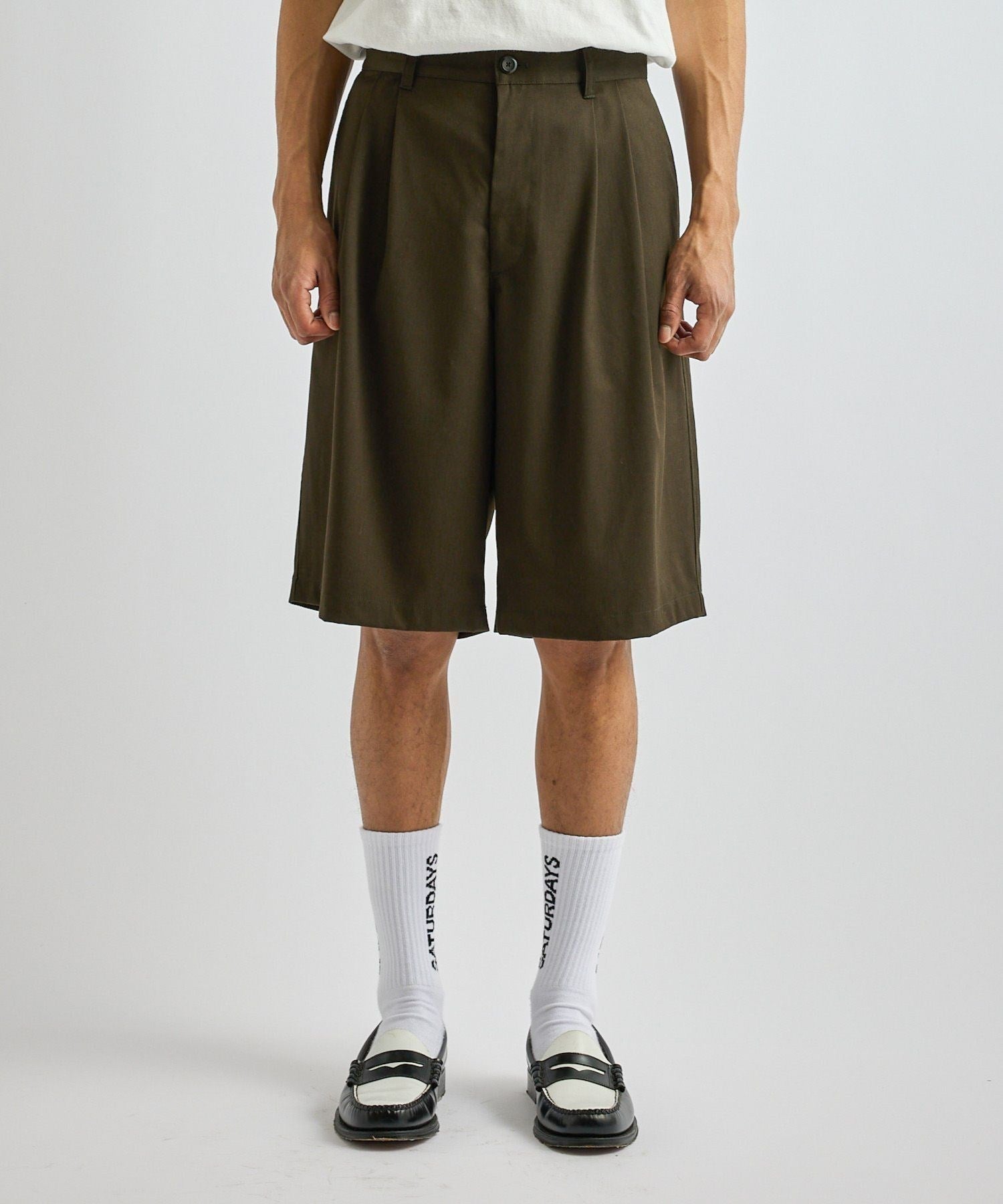 Feliz Two Tuck Walk Short
